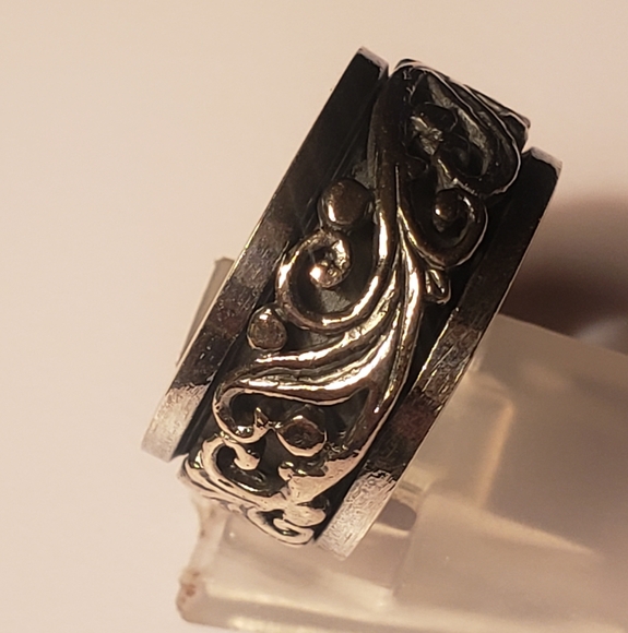 Anxiety Spinner Band Ring in Sterling Silver, Anxiety Ring for Women, - Picture 4 of 8